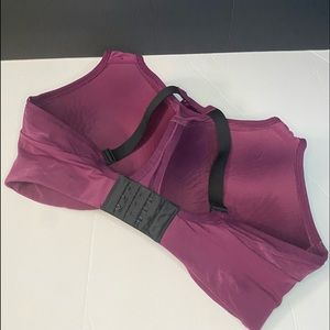 NIKE FITTED SPORTS BRA